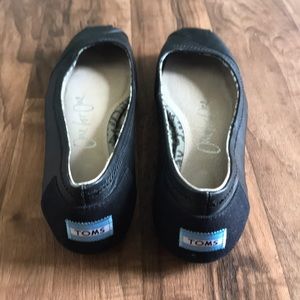 TOMS Flats size 9